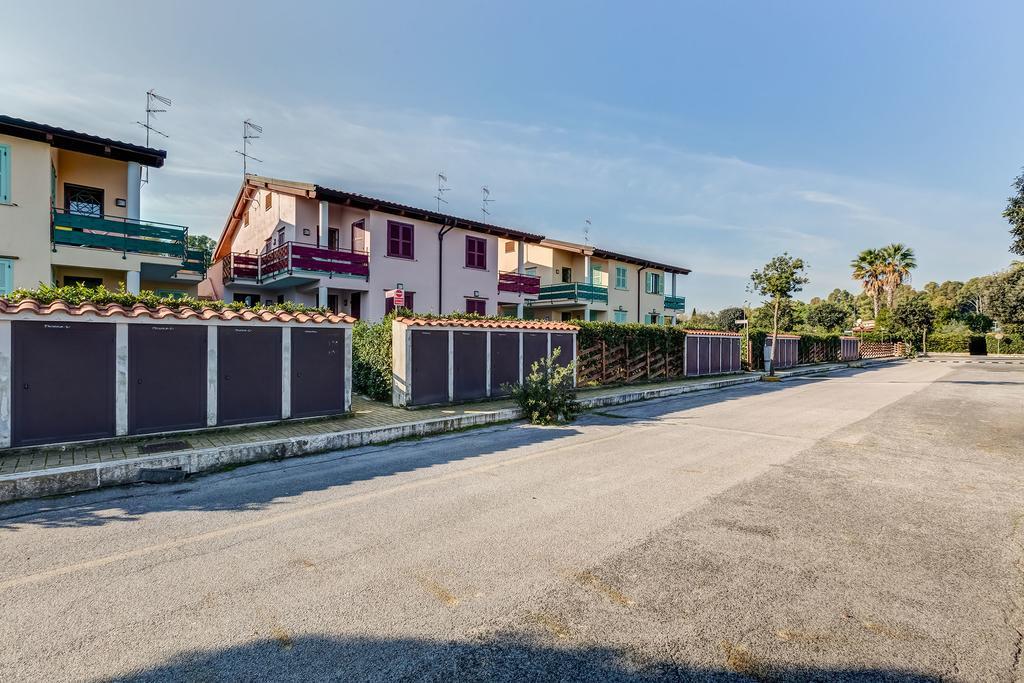 Terra Felice Aparthotel San Felice Circeo Exterior photo